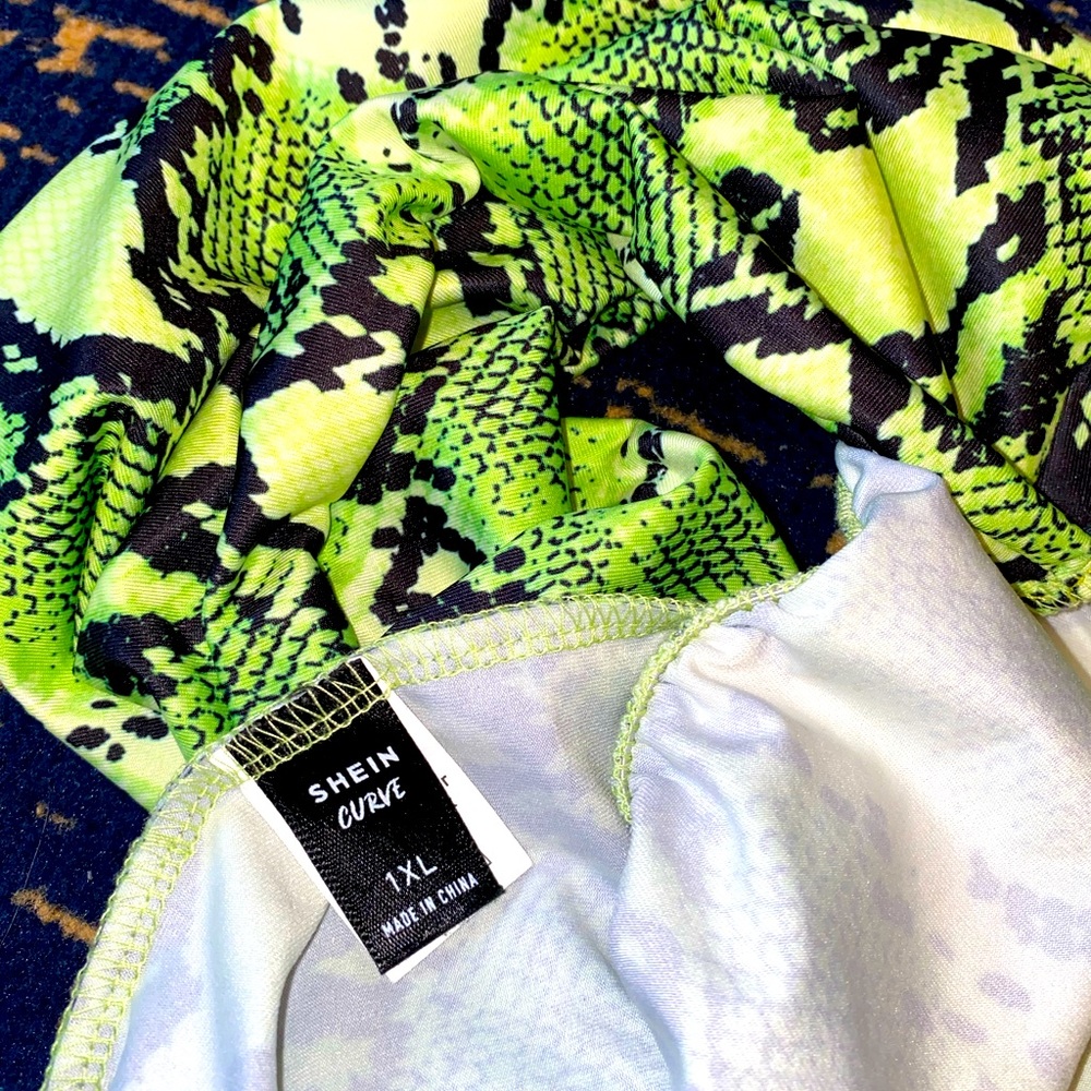 ADORABLE Snake Skin Tube Top!